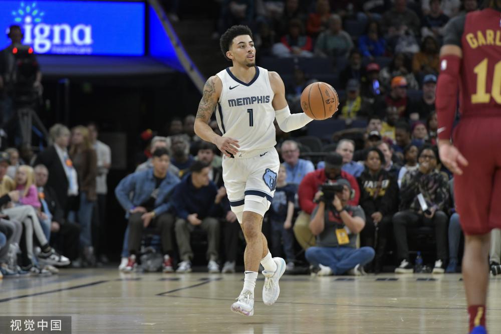 季急起直追 季急起直追